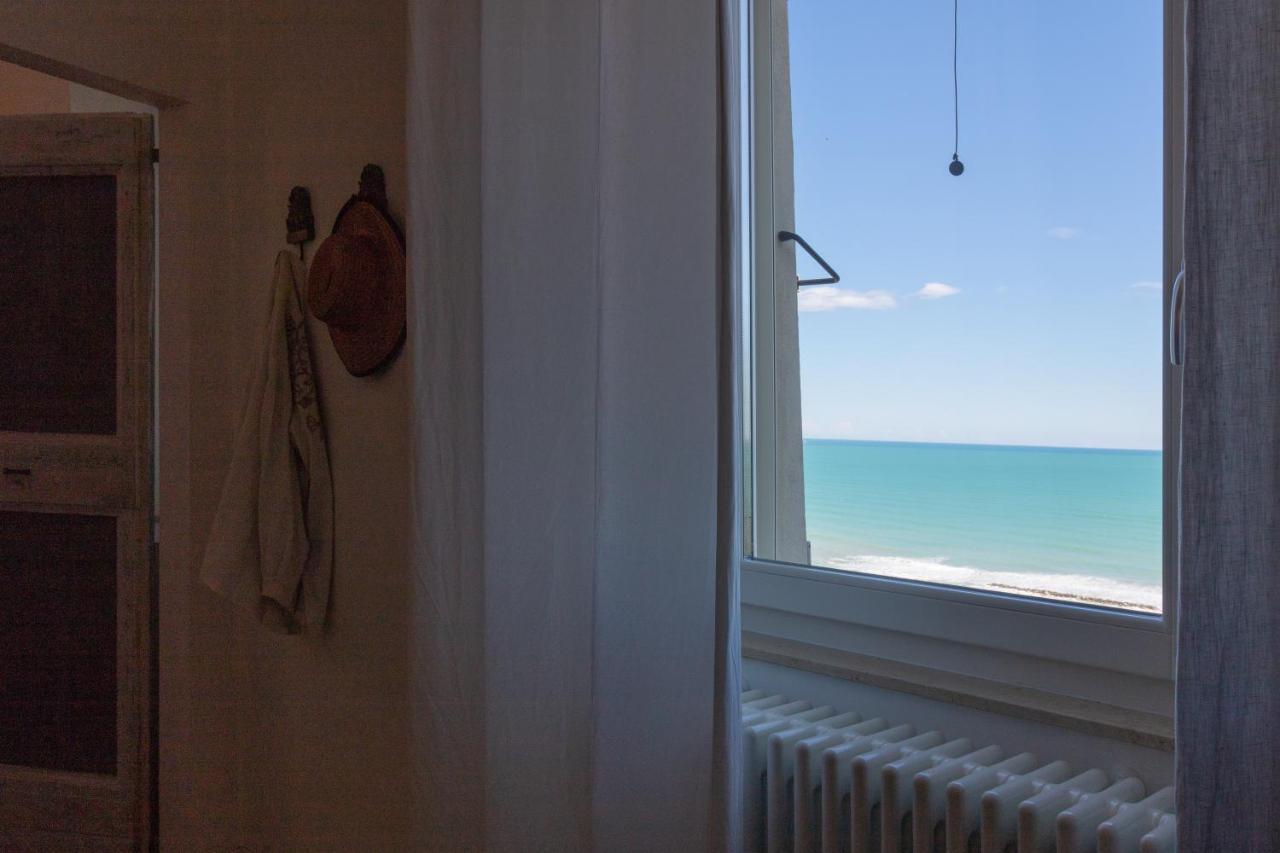B&B Tre Finestre Sul Mare Grottammare Exterior photo